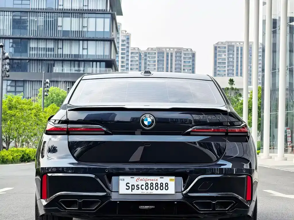 BMW 7 Series — фото 2