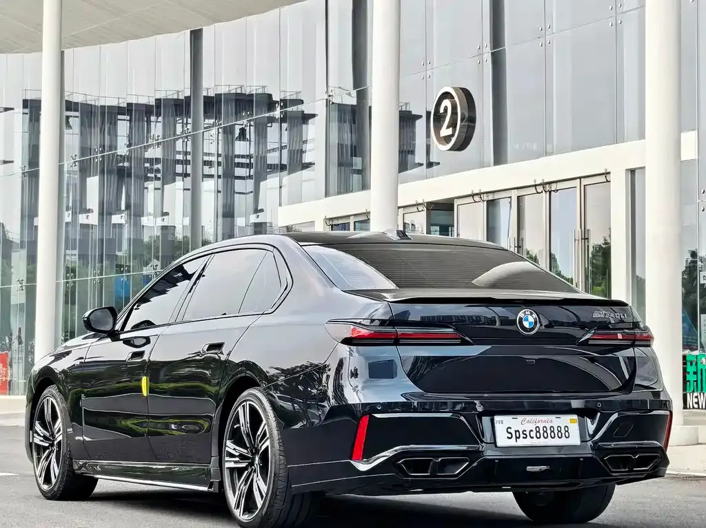 BMW 7 Series — фото 5