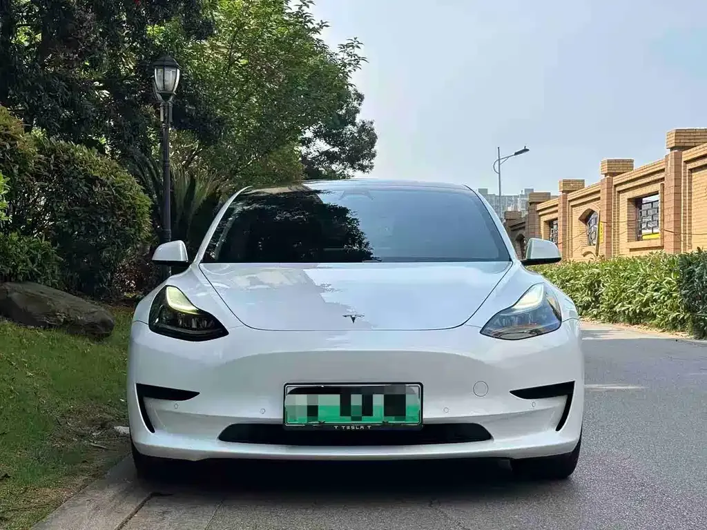 Tesla Model 3 — фото 6