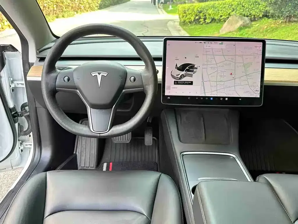 Tesla Model 3 — фото 4