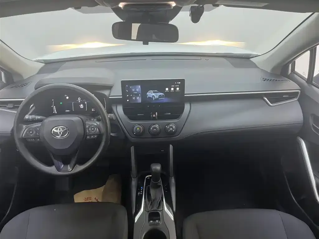 Toyota Corolla Cross 2024 из CN, фото 8