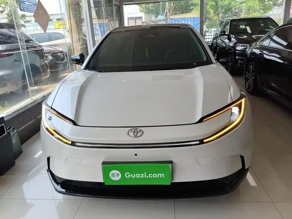 Toyota bZ5 2025 из CN, фото 9