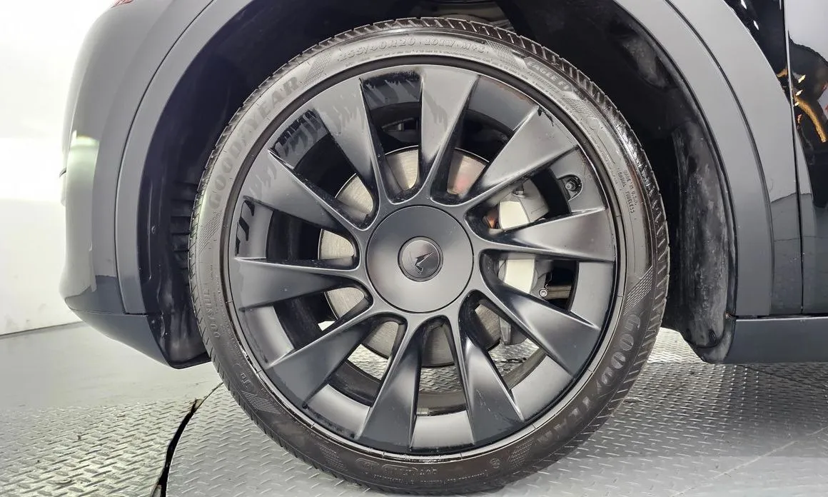Tesla Model Y 2024 из KR, фото 9
