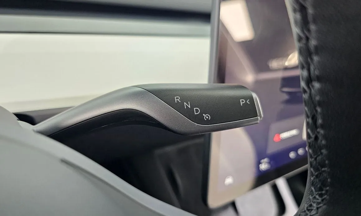 Tesla Model Y 2024 из KR, фото 2