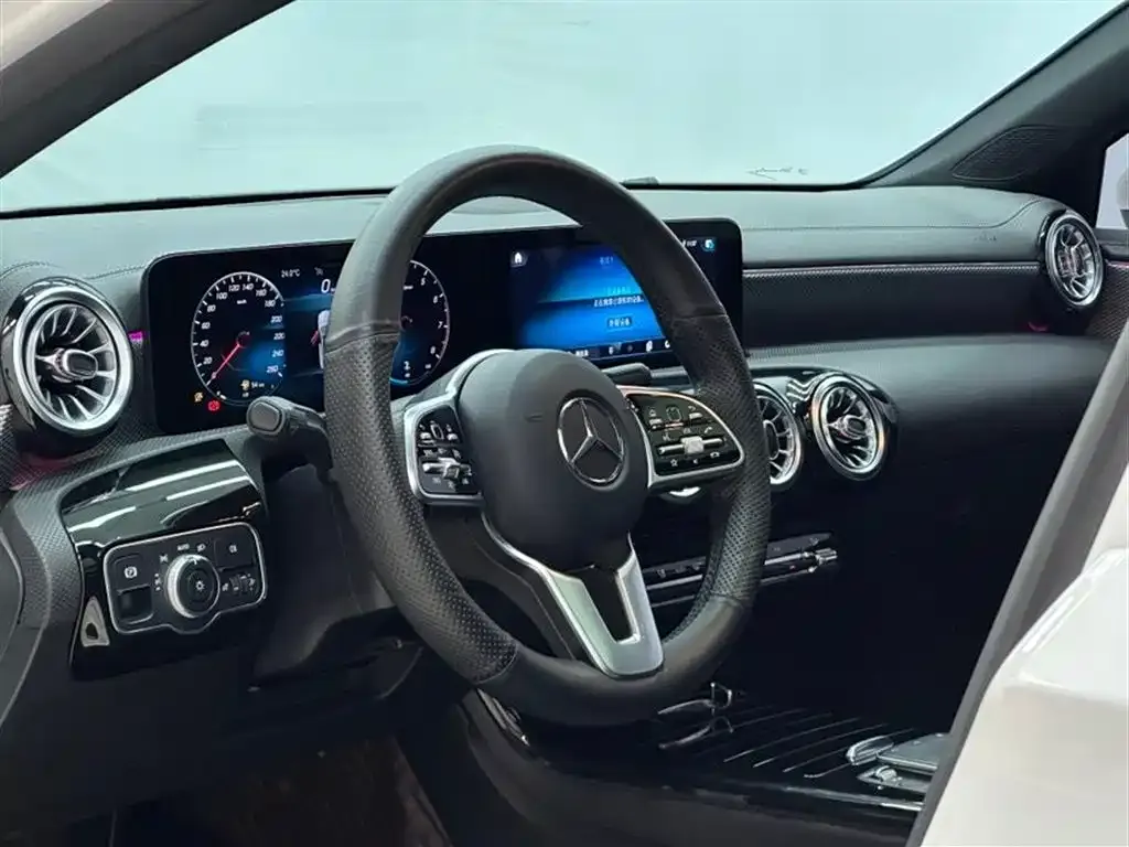 Mercedes-Benz A-Class — фото 5