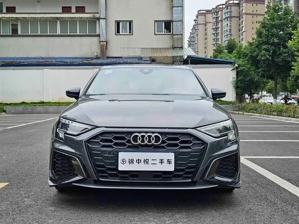 Audi A3 — фото 1