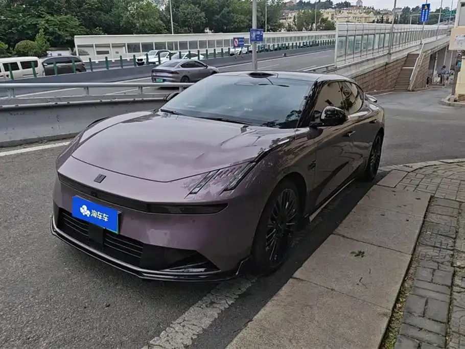 Lynk & Co 10 EM-P