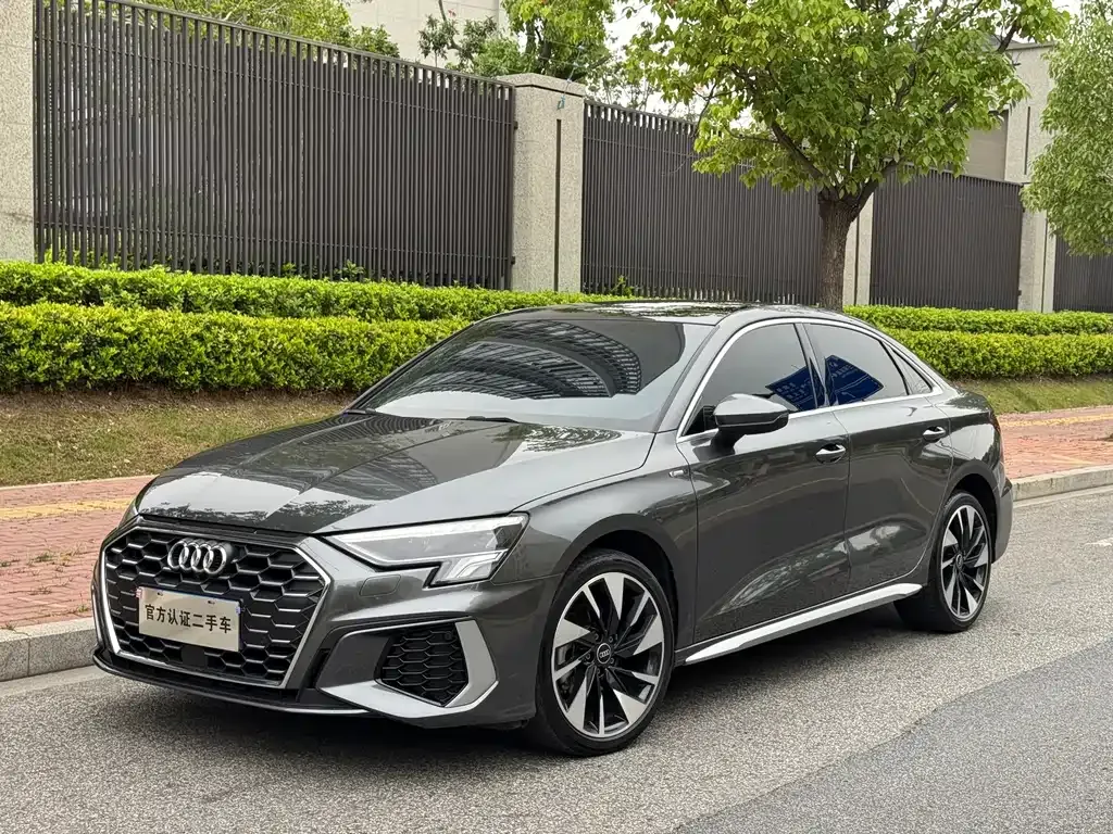 Audi A3 — фото 1