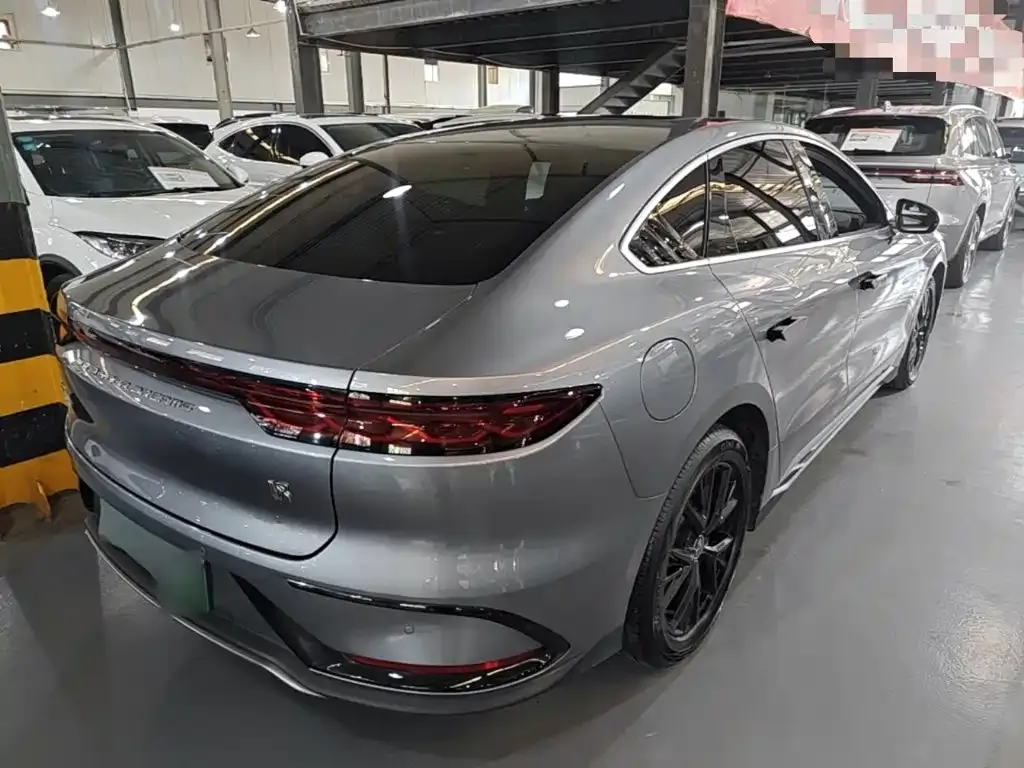 BYD Han — фото 10