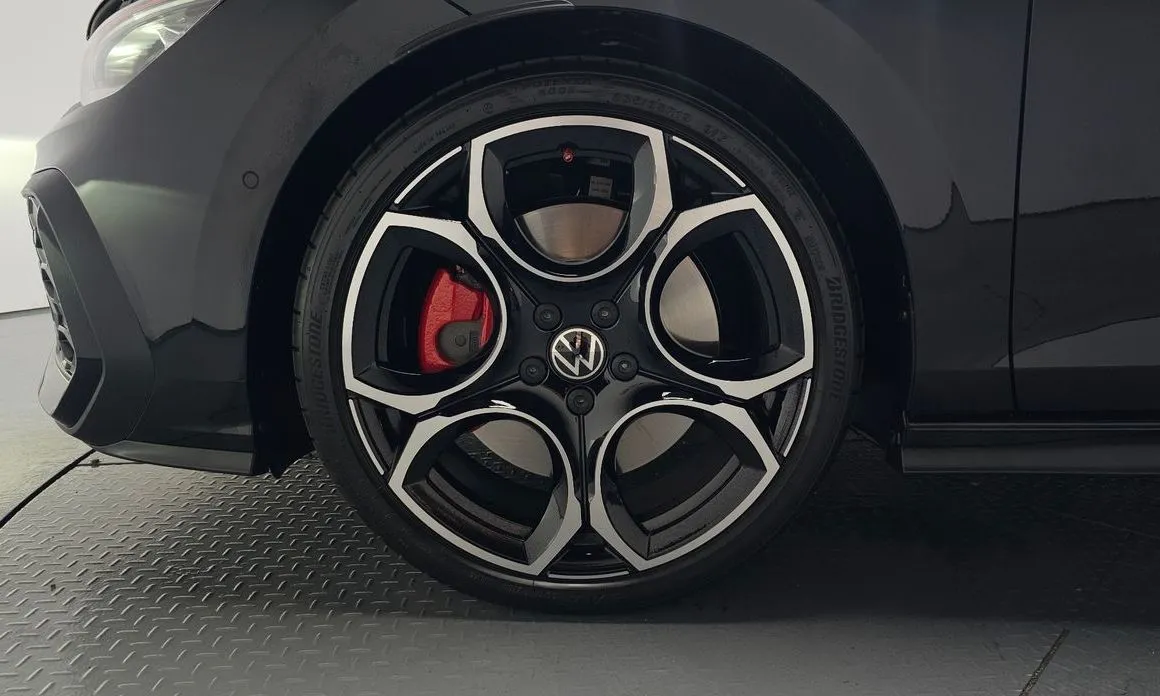 Volkswagen Golf — фото 10