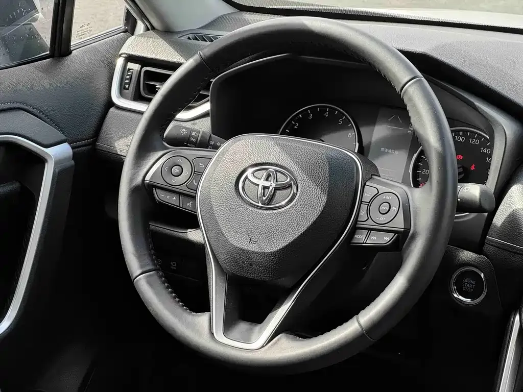 Toyota Wildlander — фото 9