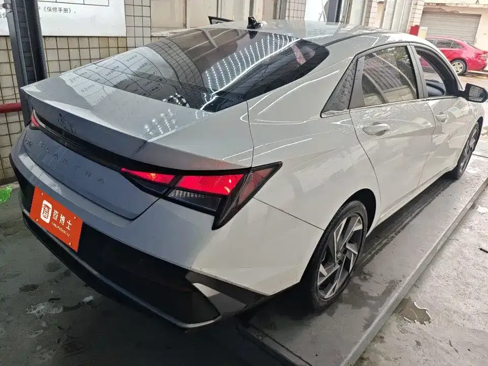 Hyundai Elantra — фото 8