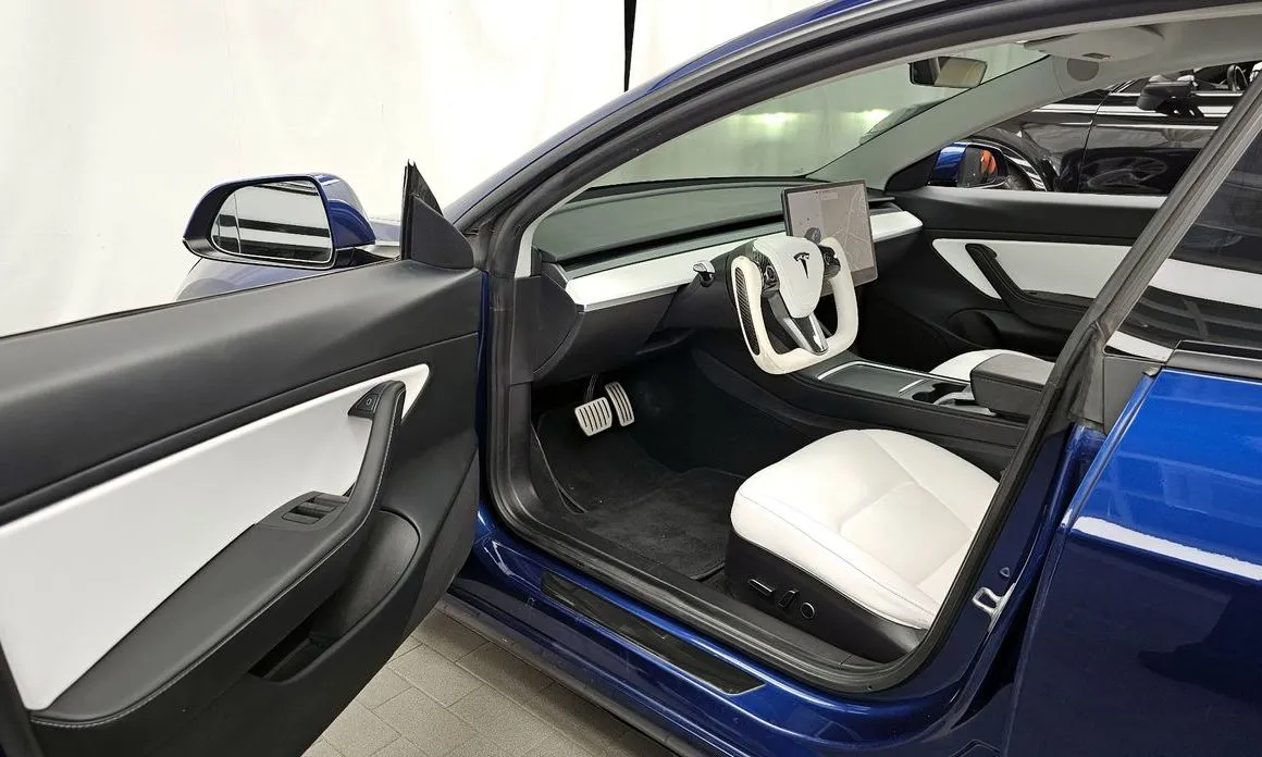 Tesla Model 3 2021 из KR, фото 3