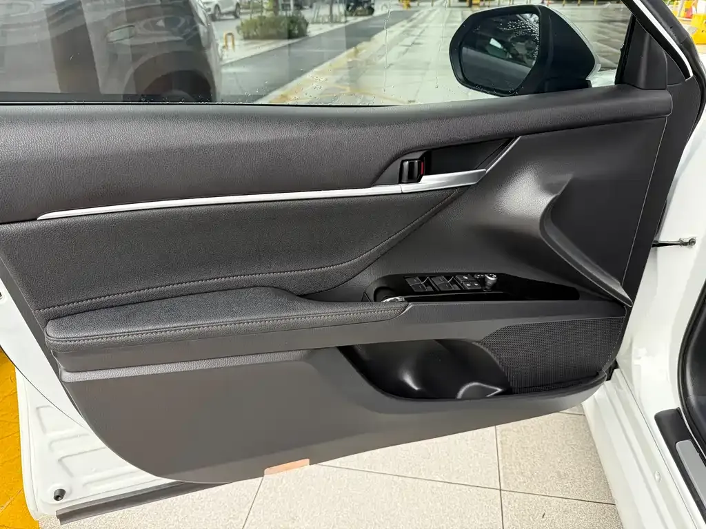 Toyota Camry 2023 из CN, фото 10