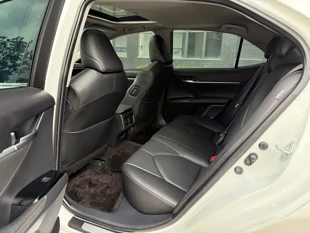 Toyota Camry 2023 из CN, фото 5