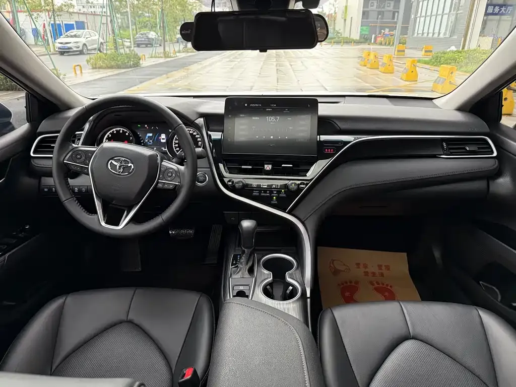 Toyota Camry 2023 из CN, фото 4