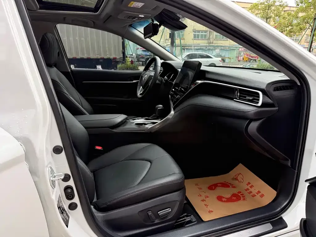 Toyota Camry 2023 из CN, фото 7