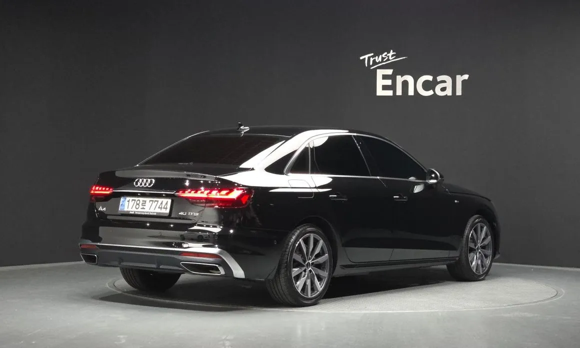 Audi A4 — фото 8