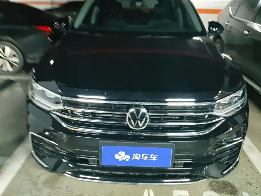 Volkswagen Tiguan L — фото 8