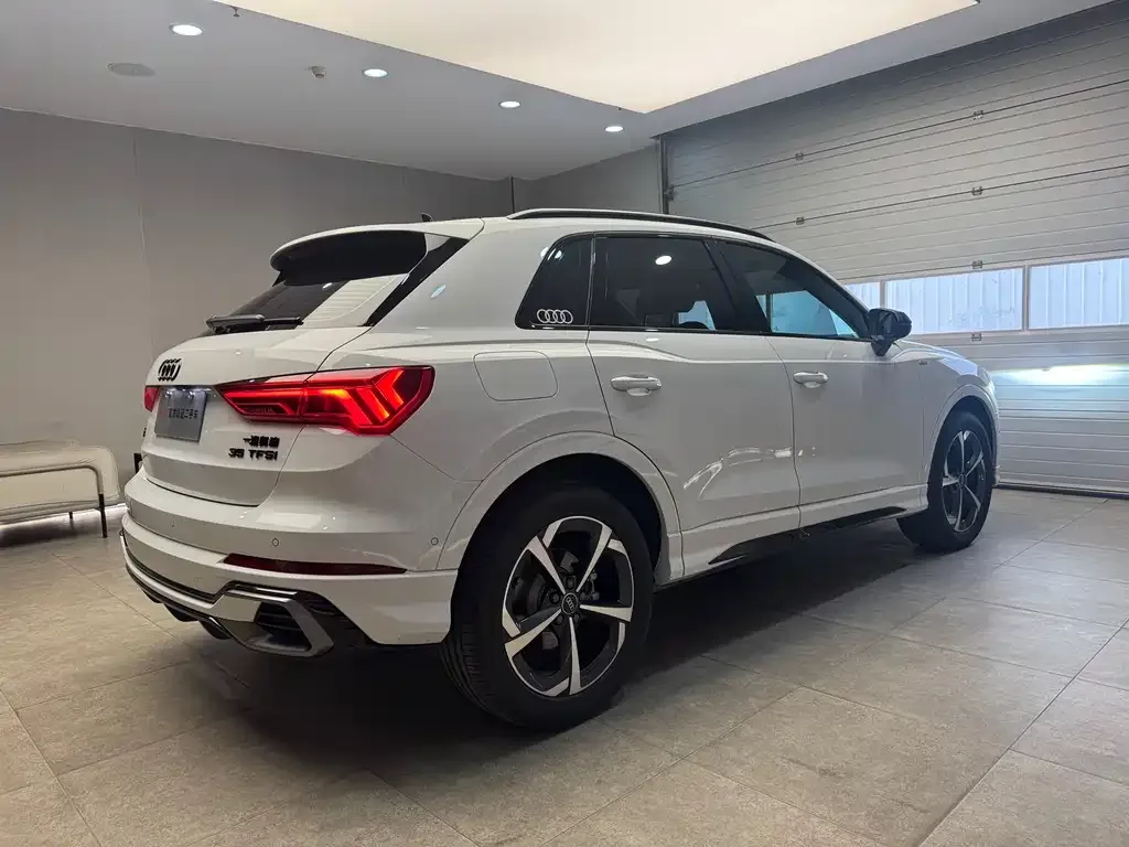 Audi Q3 — фото 8