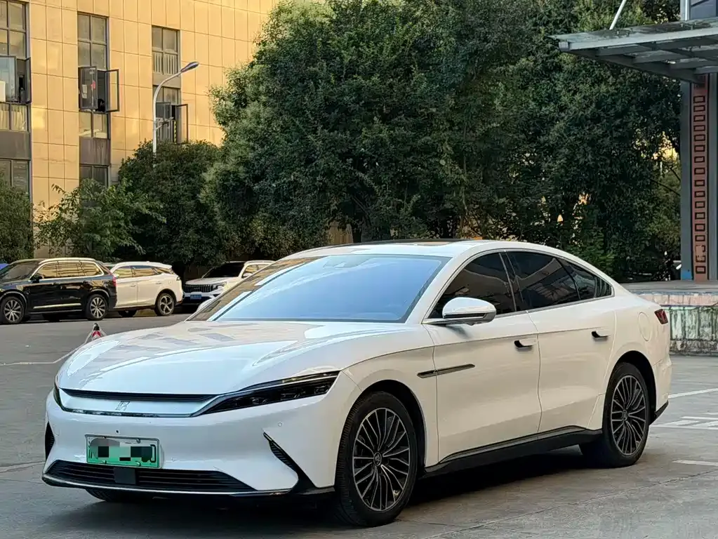 BYD Han — фото 1