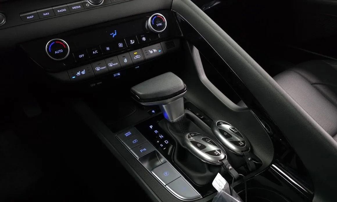 Hyundai AVANTE 2024 из KR, фото 4