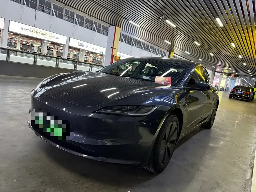 Tesla Model 3 — фото 1