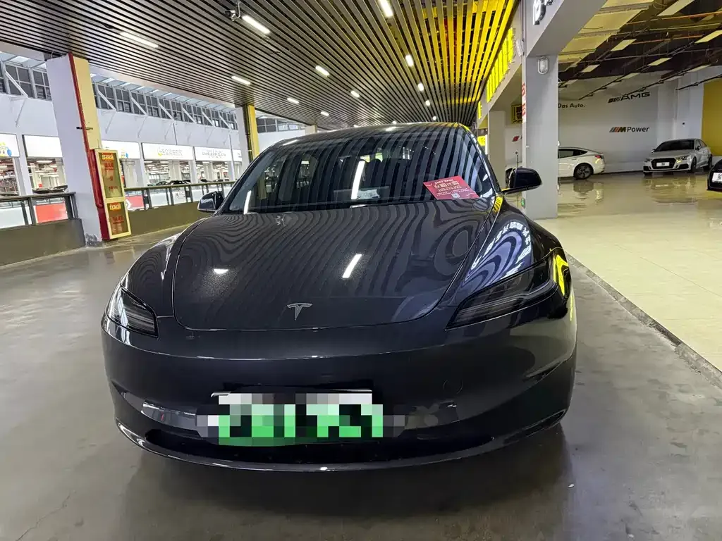 Tesla Model 3 — фото 9