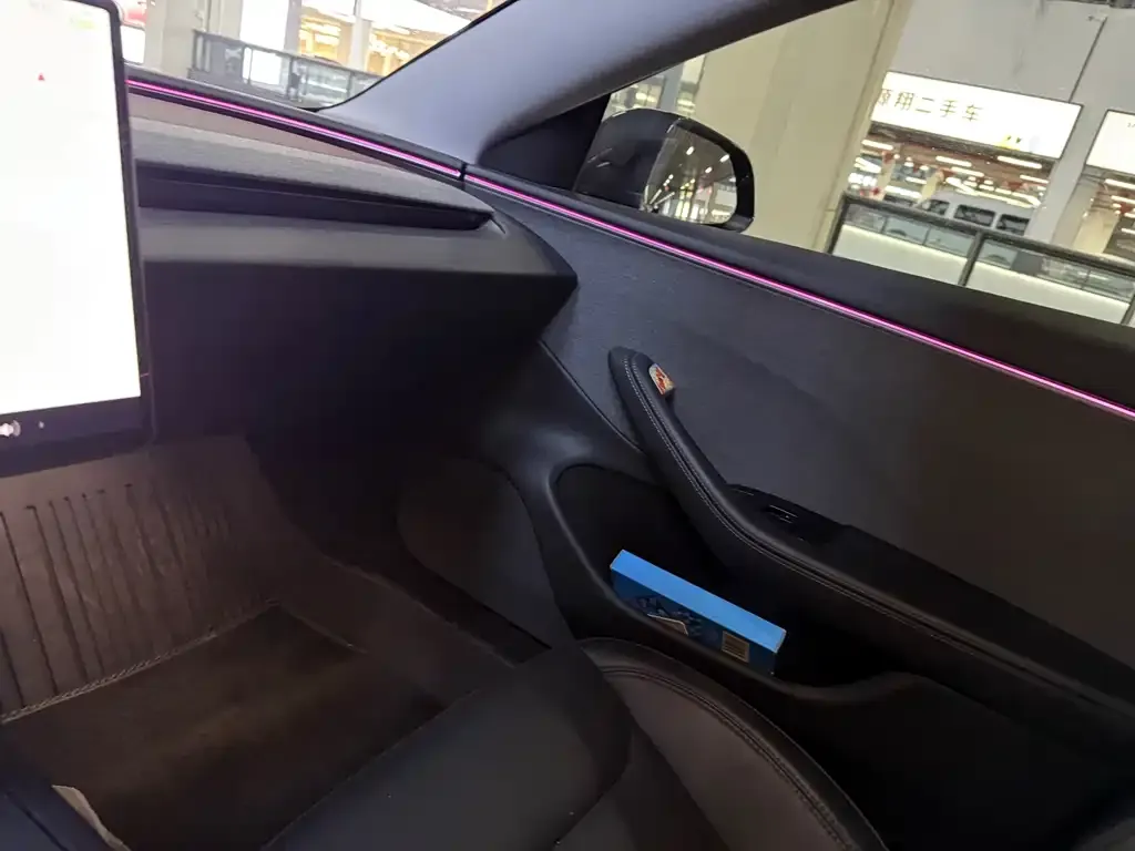 Tesla Model 3 — фото 3