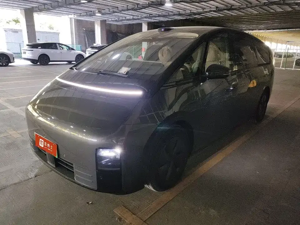 Li Auto MEGA — фото 1