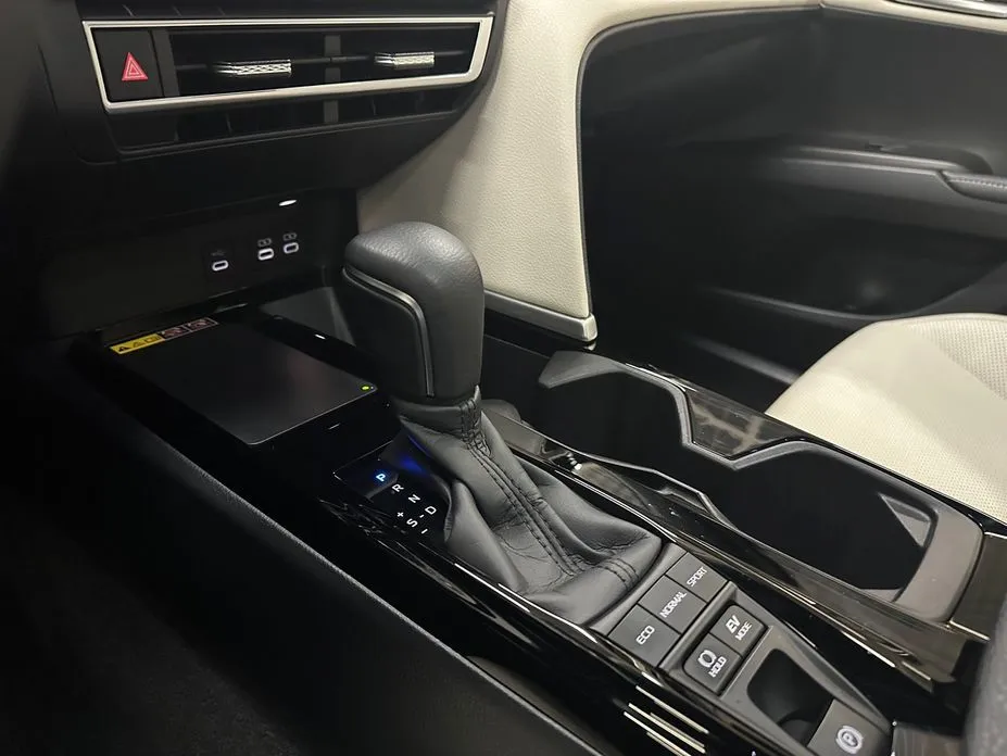 Toyota Camry 2025 из KR, фото 3