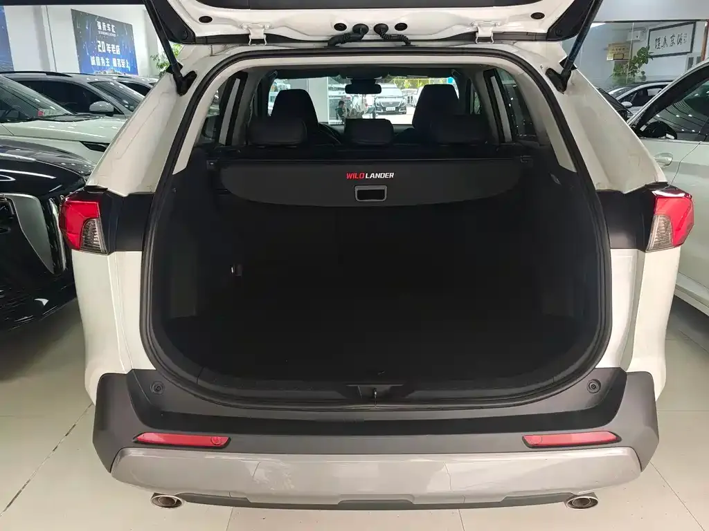 Toyota RAV4 — фото 2