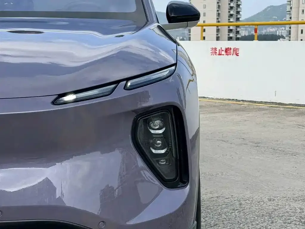NIO EC6 — фото 10