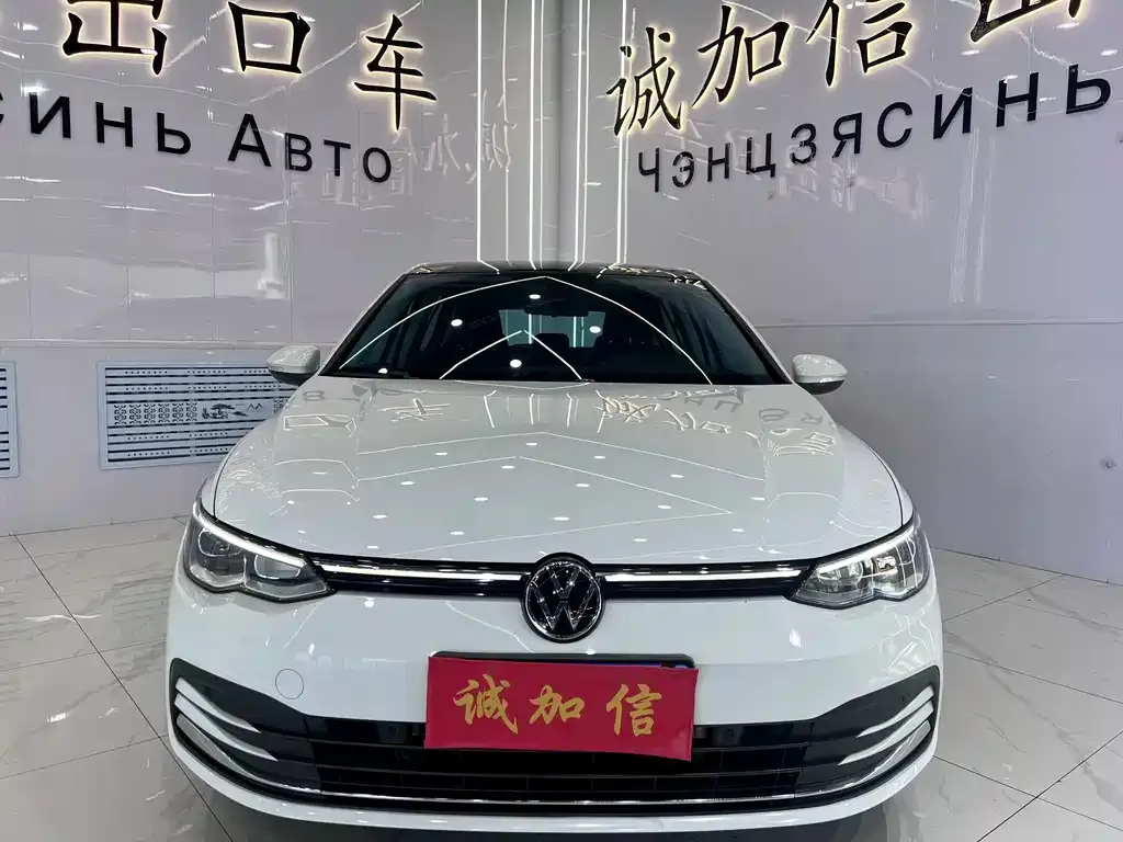 Volkswagen Golf 2023 из CN, фото 10