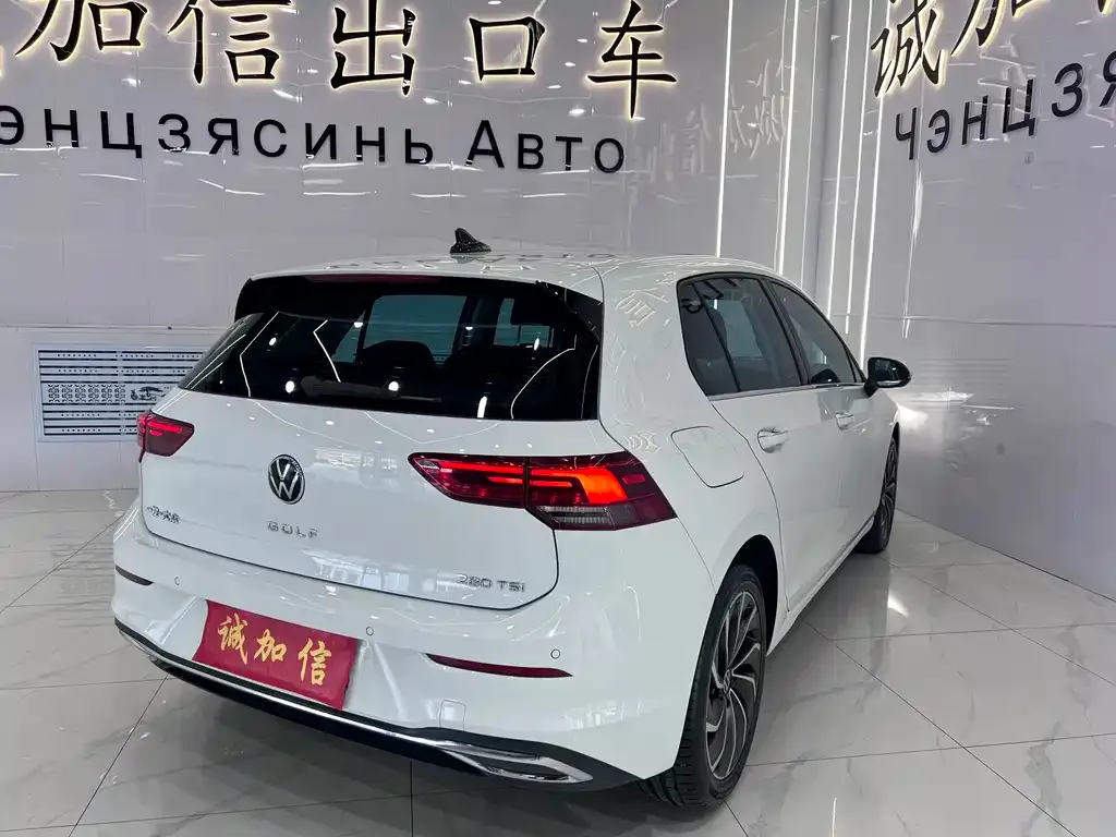 Volkswagen Golf 2023 из CN, фото 5