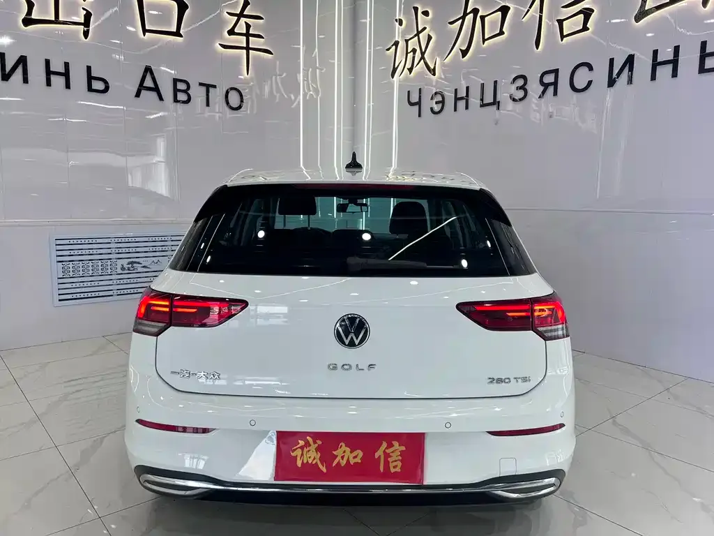 Volkswagen Golf 2023 из CN, фото 4