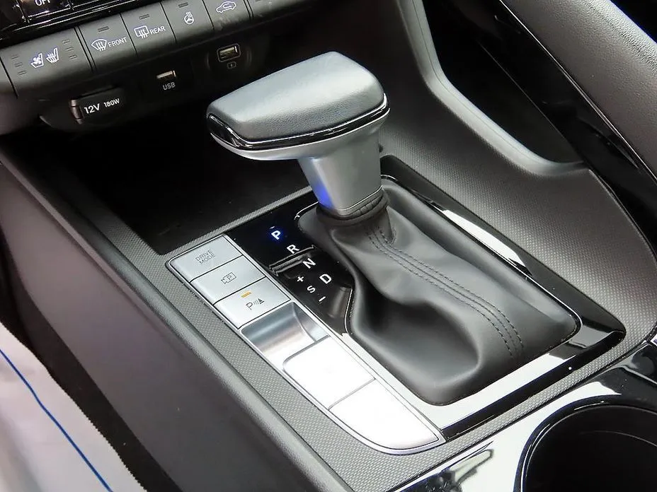 Hyundai AVANTE — фото 9