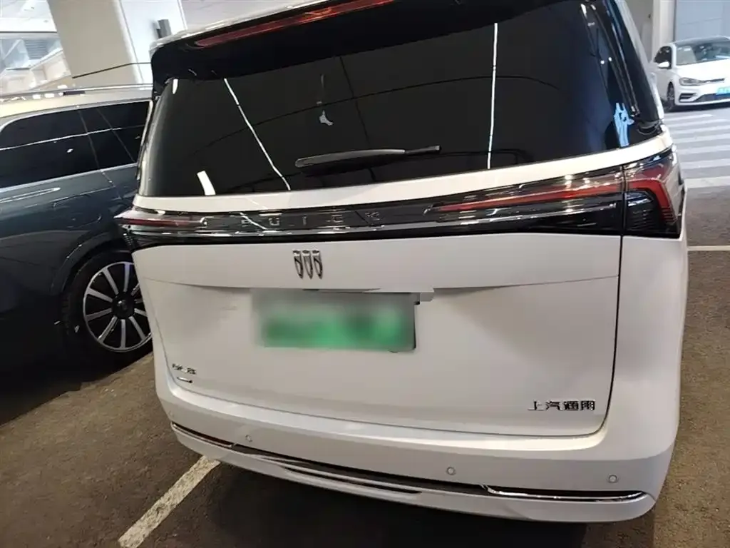 Buick GL8 Hybrid — фото 10