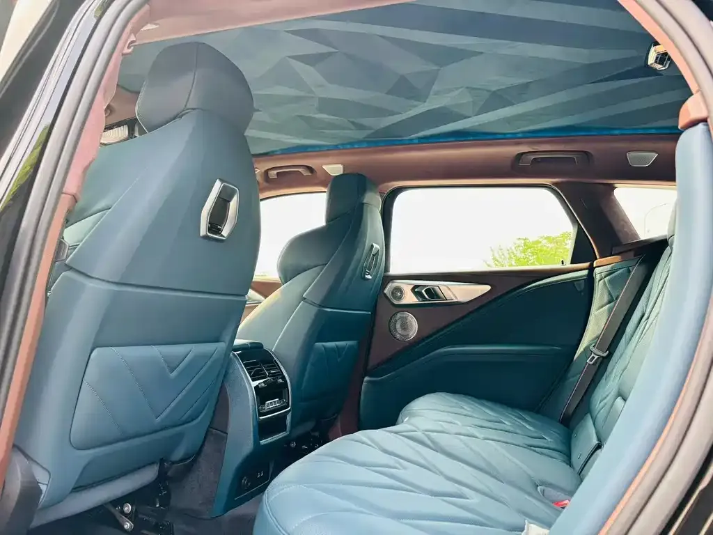 BMW XM 2026 из CN, фото 6