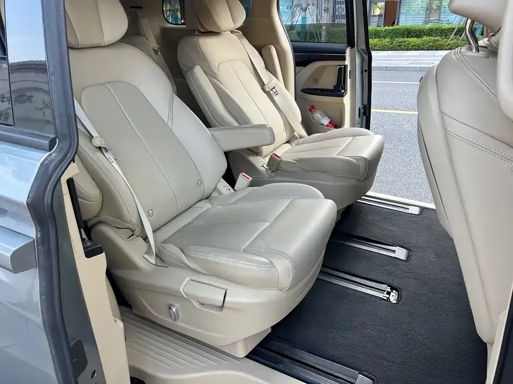Buick GL8 2023 из CN, фото 9