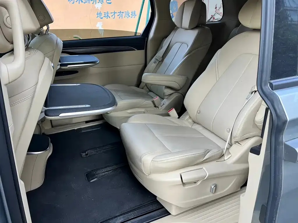 Buick GL8 2023 из CN, фото 5