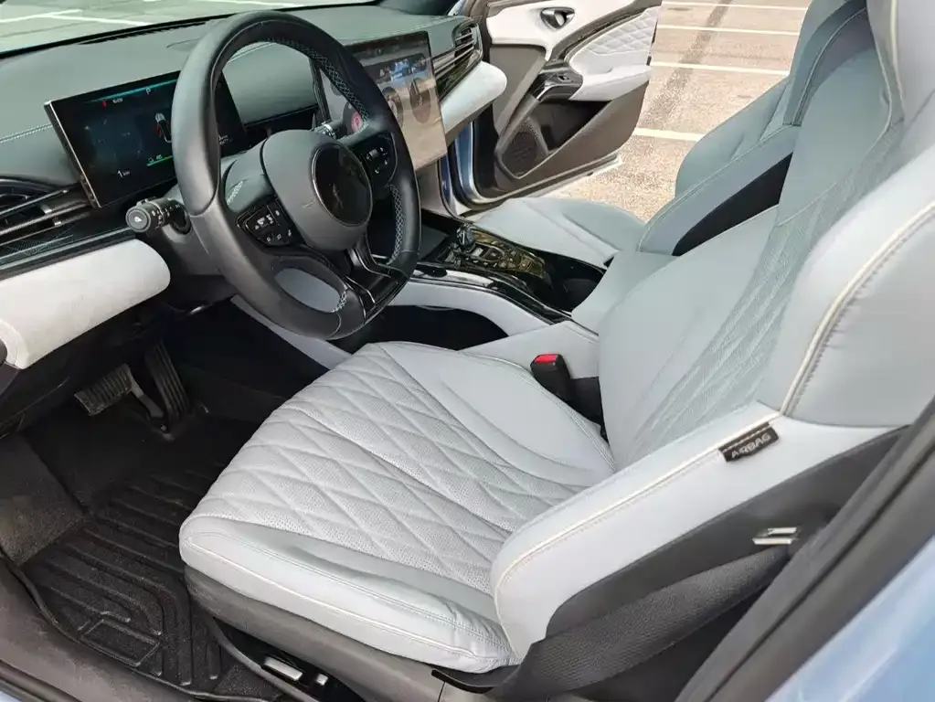 BYD Seal — фото 2