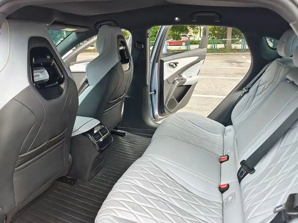 BYD Seal — фото 3
