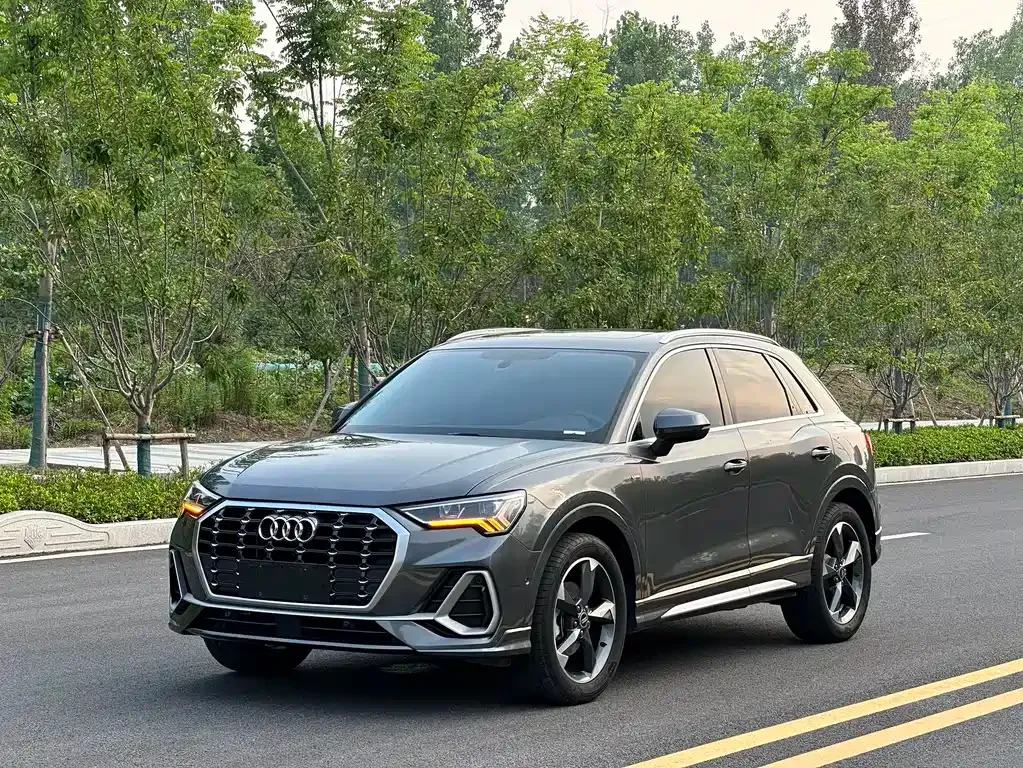 Audi Q3 — фото 1