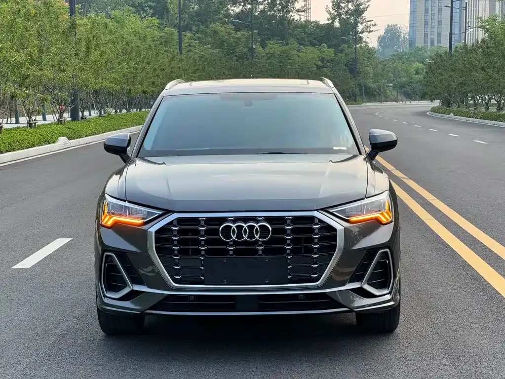 Audi Q3 — фото 10