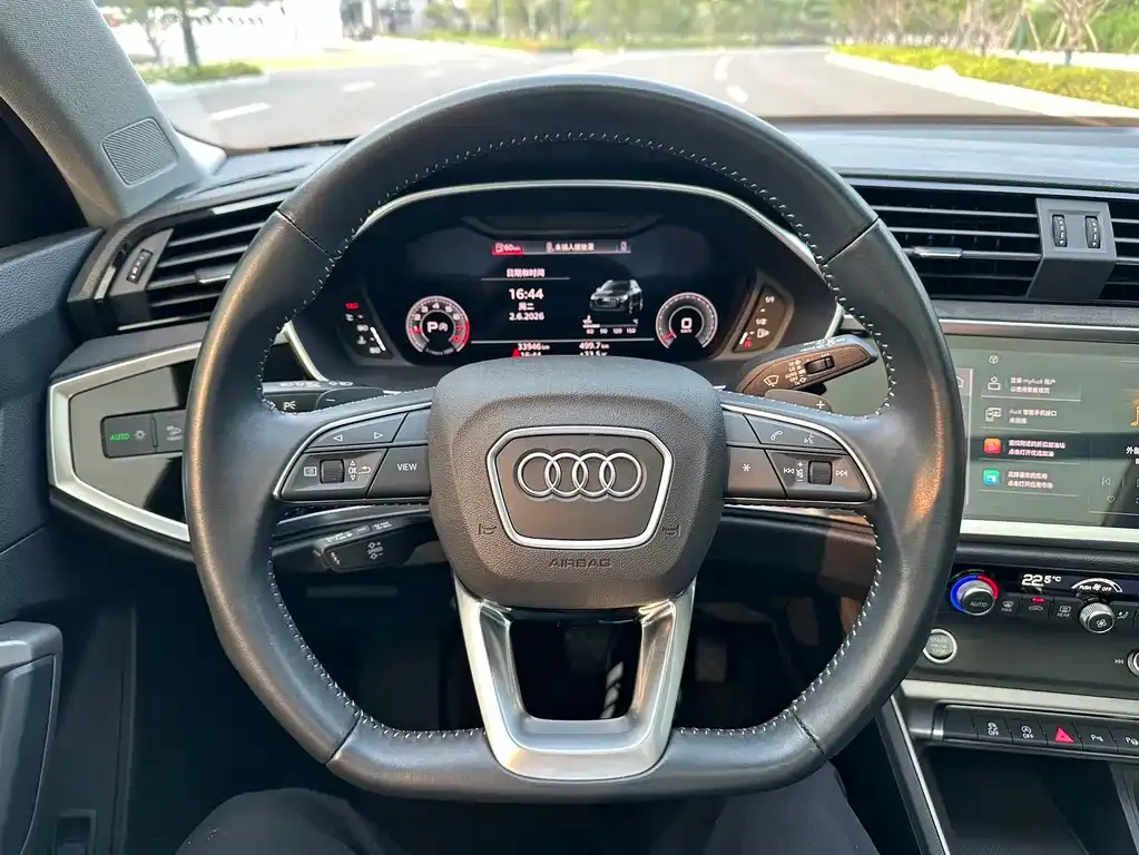 Audi Q3 — фото 2