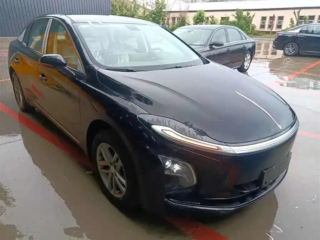 Hongqi E-QM5 — фото 3