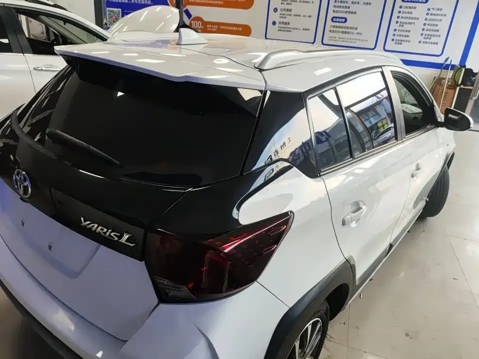 Toyota Yaris L — фото 7