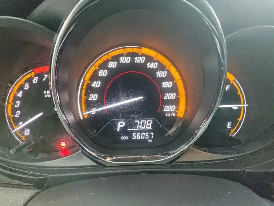 Toyota Yaris L — фото 9