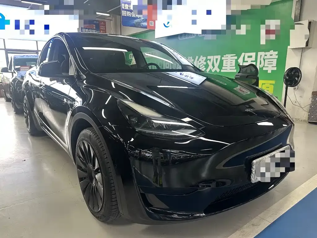 Tesla Model Y — фото 9